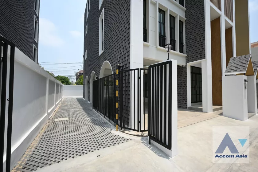 10  House For Rent in Lat Phrao ,Bangkok  at NA NICHA Huamak 10 AA36845