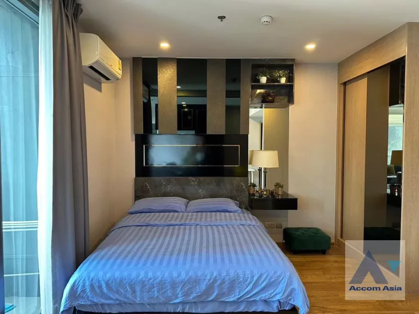  1 Bedroom  Condominium For Rent & Sale in Phaholyothin, Bangkok  near BTS Chitlom (AA36849)