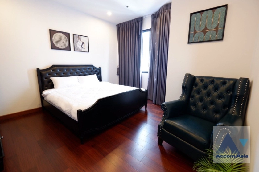 Penthouse |  2 Bedrooms  Condominium For Rent in Ratchadapisek, Bangkok  near MRT Phetchaburi (AA36864)