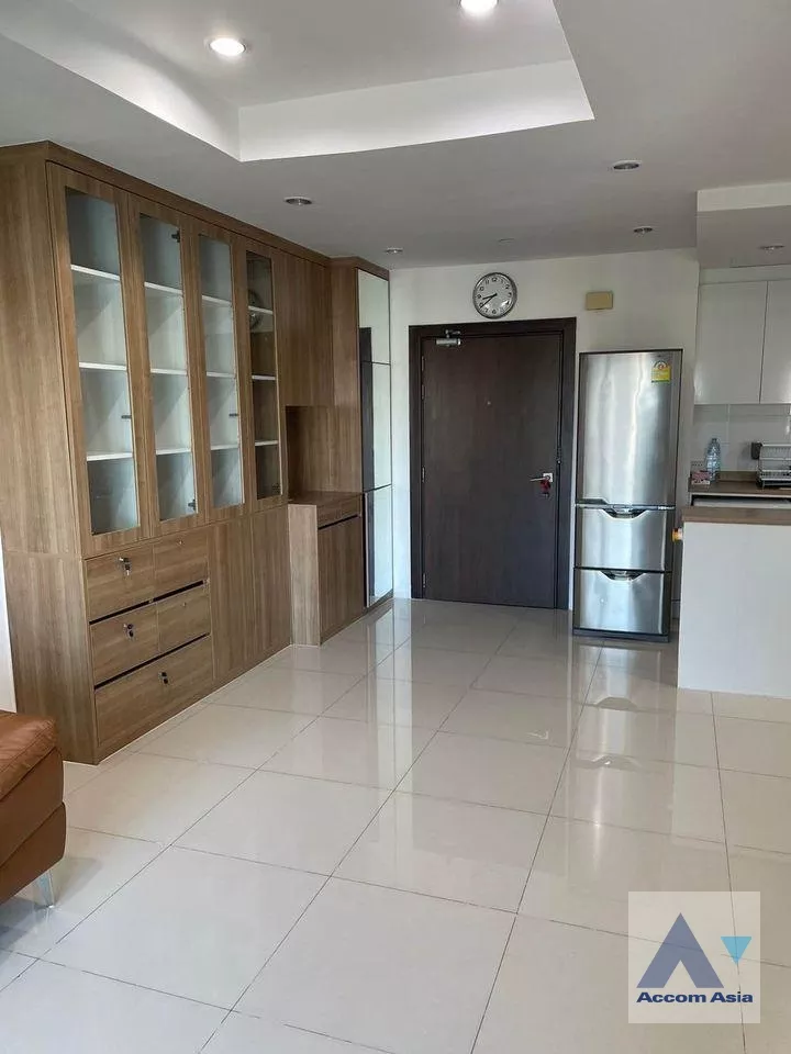  2 Bedrooms  Condominium For Rent in Sathorn, Bangkok  near BTS Sala Daeng - MRT Lumphini (AA36865)