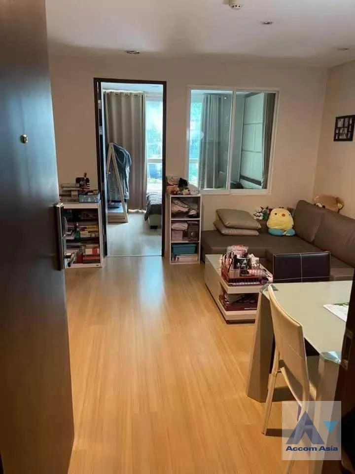  1 Bedroom  Condominium For Sale in Phaholyothin, Bangkok  near BTS Ratchadamri (AA36889)