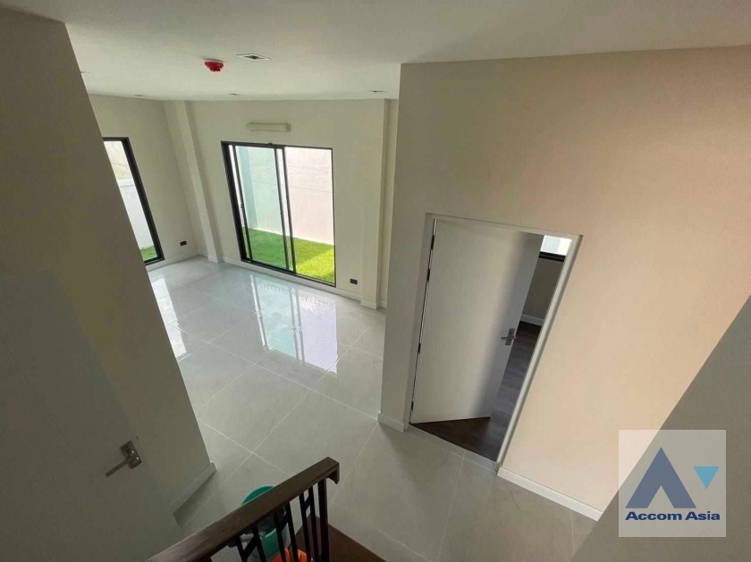  1  4 br House for rent and sale in Samutprakan ,Samutprakan BTS Bang Na at Bangkok Boulevard Bangna Km.5 AA36892