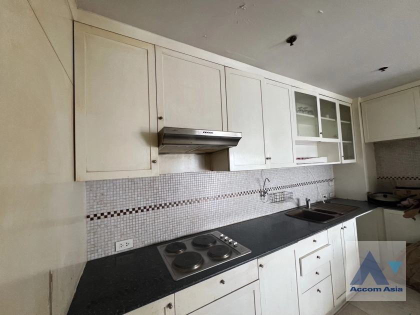  5 Bedrooms  Condominium For Sale in Charoen Nakhon, Bangkok  near BTS Krung Thon Buri (AA36908)