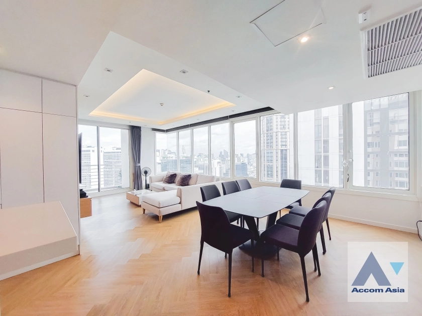  3 Bedrooms  Condominium For Sale in Sukhumvit, Bangkok  near BTS Phrom Phong (AA36911)