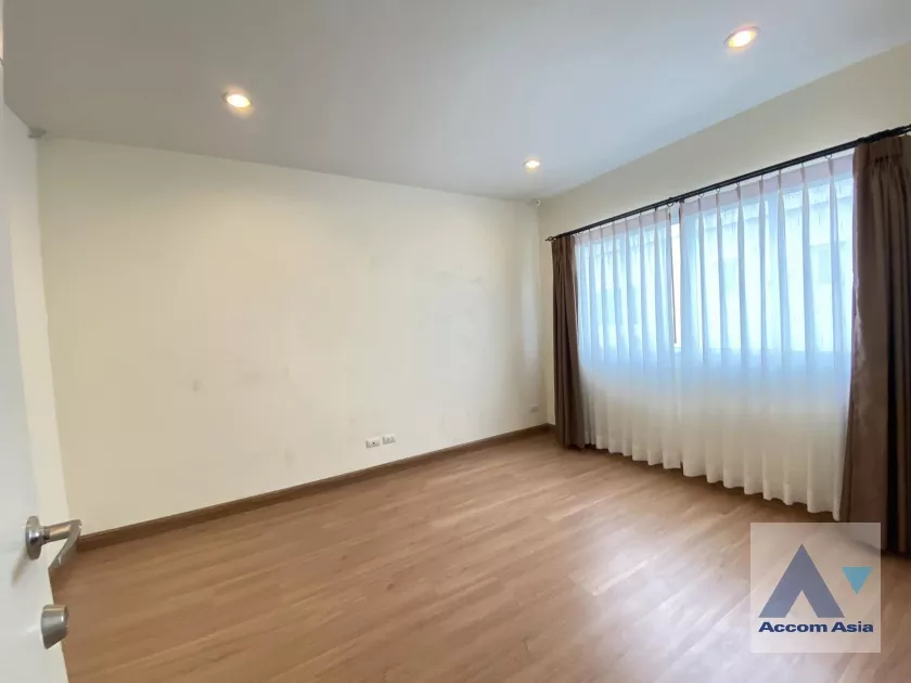 19  3 br Townhouse For Rent in Pattanakarn ,Bangkok ARL Hua Mak at House AA36916