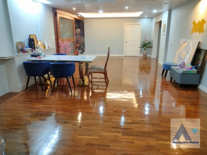  3 Bedrooms  Condominium For Rent in Sukhumvit, Bangkok  near BTS Phrom Phong (AA36920)