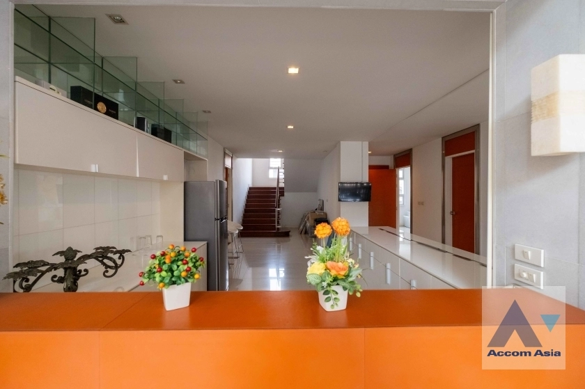 25  10 br House For Sale in Sukhumvit ,Bangkok BTS Ekkamai AA36926