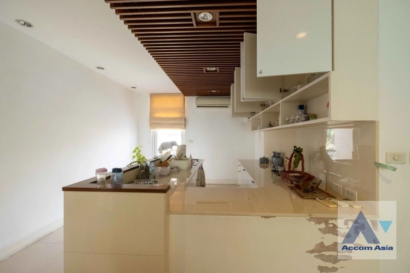 49  10 br House For Sale in Sukhumvit ,Bangkok BTS Ekkamai AA36926