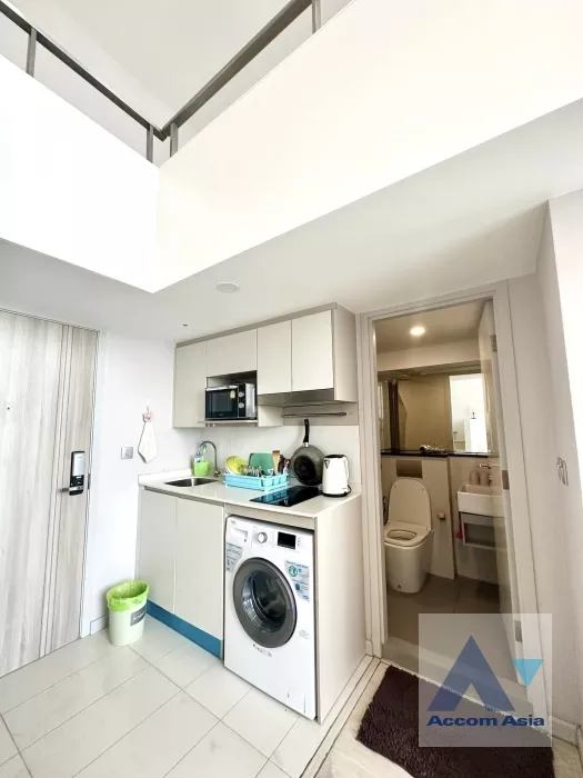 Double High Ceiling, Duplex Condo |  1 Bedroom  Condominium For Rent in Sathorn, Bangkok  near BTS Chong Nonsi (AA36945)