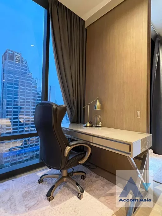  1 Bedroom  Condominium For Rent in Silom, Bangkok  near BTS Chong Nonsi (AA36955)