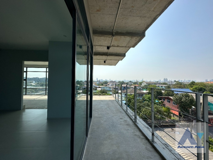 7  Building for rent and sale in Pattanakarn ,Bangkok BTS On Nut AA36968