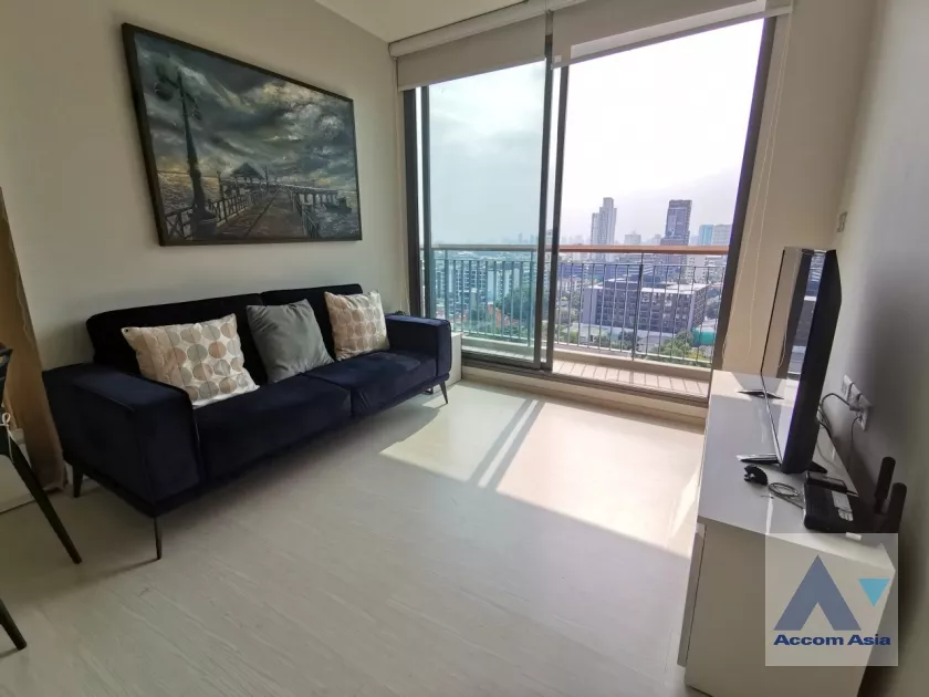  1 Bedroom  Condominium For Rent in Sukhumvit, Bangkok  near BTS Ekkamai (AA36975)