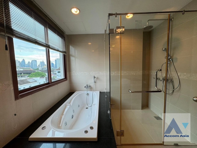 29  3 br Condominium For Rent in Ploenchit ,Bangkok BTS Ploenchit at The Crest Ruamrudee AA37000