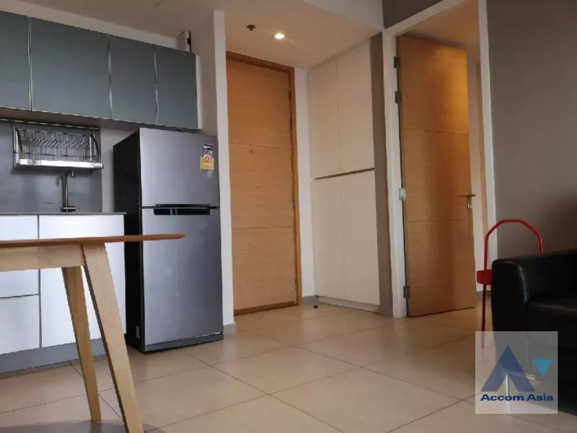  1 Bedroom  Condominium For Rent & Sale in Sukhumvit, Bangkok  near BTS Ekkamai (AA37003)