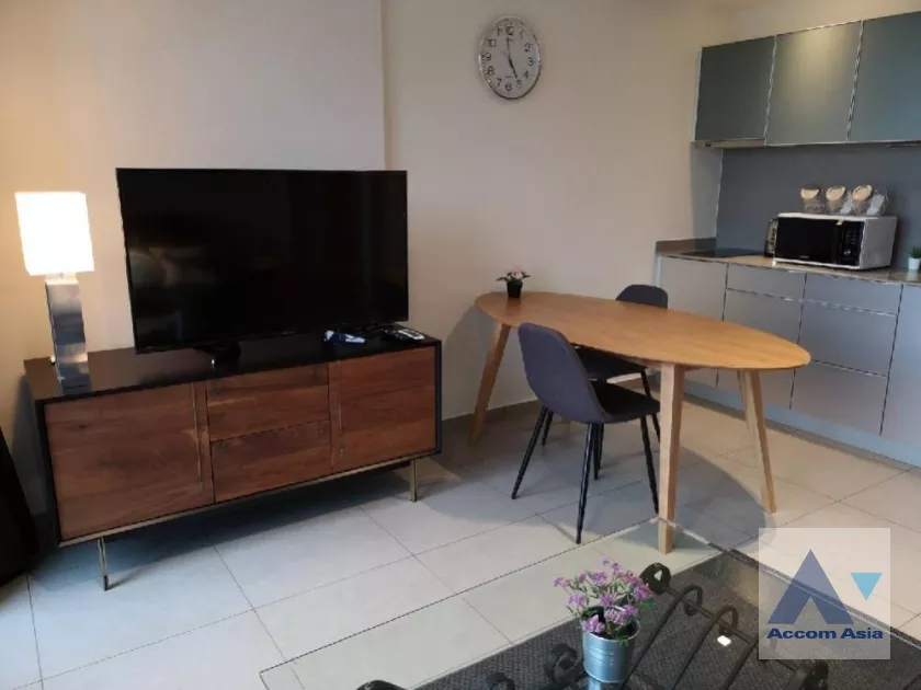  1 Bedroom  Condominium For Rent & Sale in Sukhumvit, Bangkok  near BTS Ekkamai (AA37003)