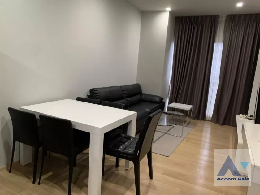  1 Bedroom  Condominium For Rent in Sukhumvit, Bangkok  near BTS Phrom Phong (AA37005)