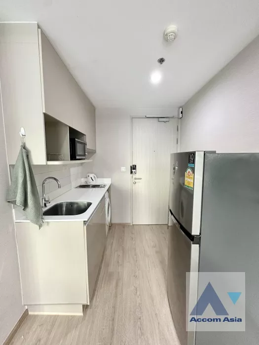  2 Bedrooms  Condominium For Rent in Silom, Bangkok  near MRT Sam Yan (AA37019)