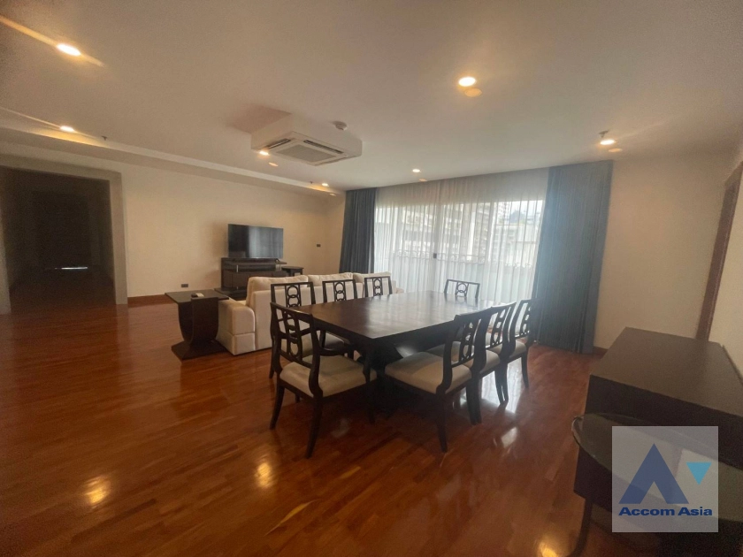  2 Bedrooms  Apartment For Rent in Sukhumvit, Bangkok  near BTS Nana (AA37029)