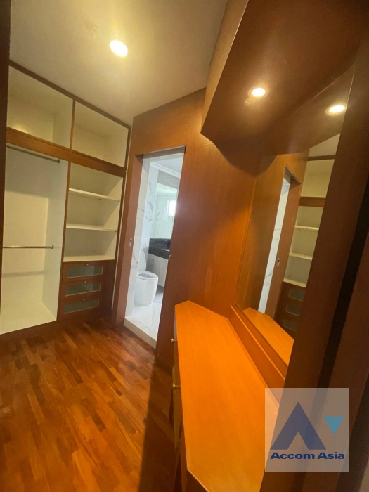 10  2 br Apartment For Rent in Sukhumvit ,Bangkok BTS Nana at Fully Furnished Suites AA37029