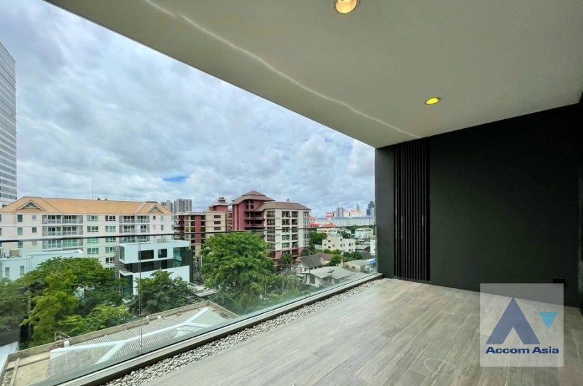  3 Bedrooms  Condominium For Rent in Sathorn, Bangkok  near BTS Chong Nonsi - BRT Thanon Chan (AA37039)