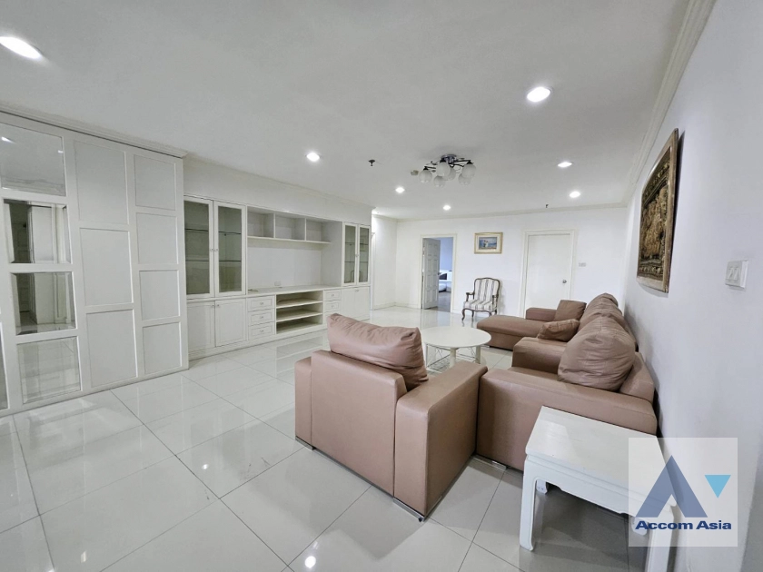 Pet friendly |  3 Bedrooms  Condominium For Rent in Sukhumvit, Bangkok  near BTS Thong Lo (25126)