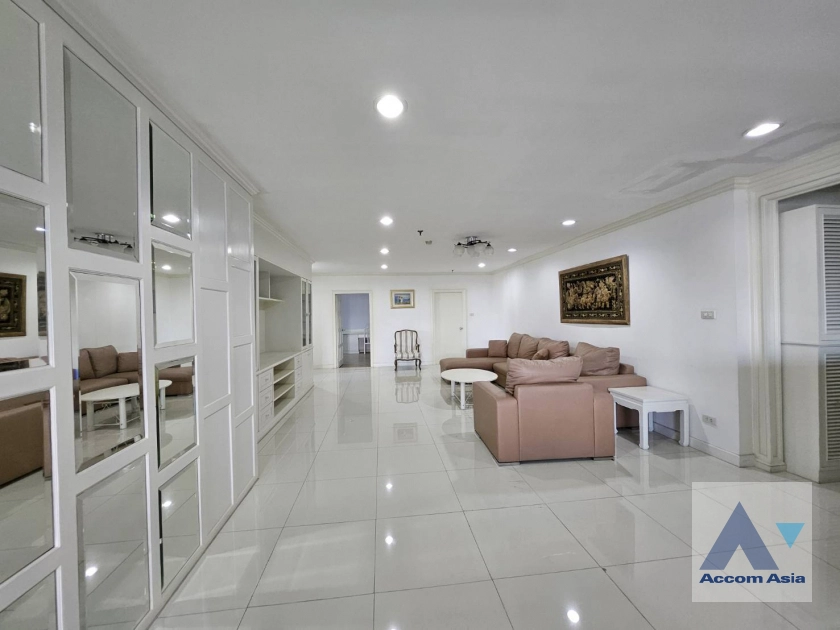 Pet friendly |  3 Bedrooms  Condominium For Rent in Sukhumvit, Bangkok  near BTS Thong Lo (25126)