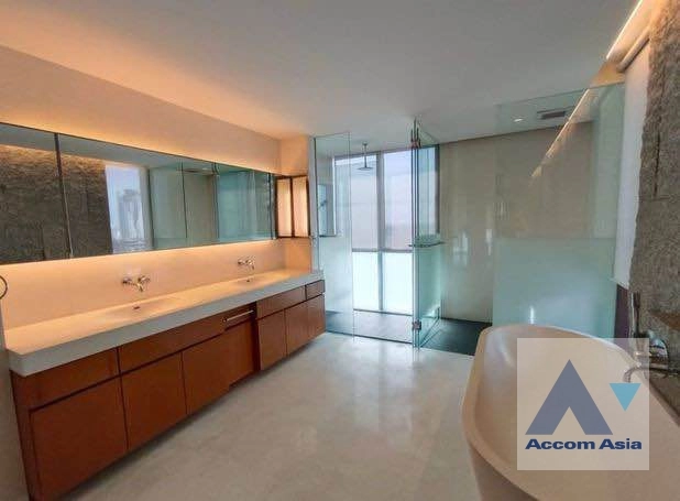 8  2 br Condominium For Rent in Ploenchit ,Bangkok BTS Ratchadamri at Hansar Residence AA37058