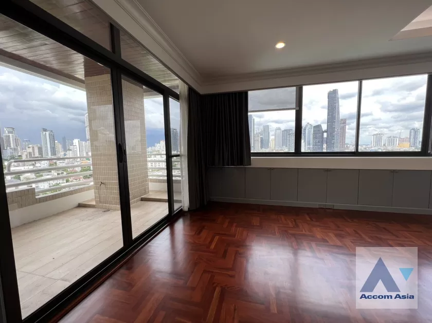  3 Bedrooms  Condominium For Rent in Sukhumvit, Bangkok  near BTS Phrom Phong (AA37077)