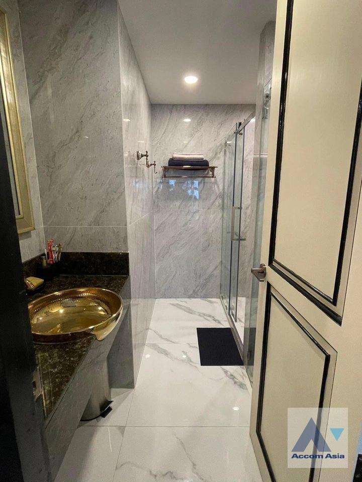 6  2 br Condominium For Sale in Ploenchit ,Bangkok BTS Ploenchit at Witthayu Complex AA37079