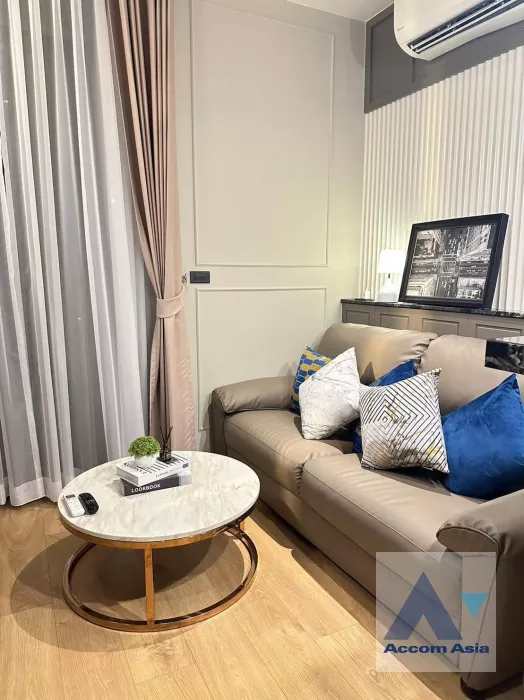  2 Bedrooms  Condominium For Rent in Sukhumvit, Bangkok  near BTS Ekkamai (AA37083)