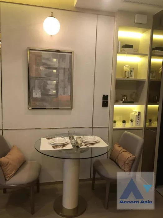  1 Bedroom  Condominium For Rent in Silom, Bangkok  near MRT Sam Yan (AA37101)