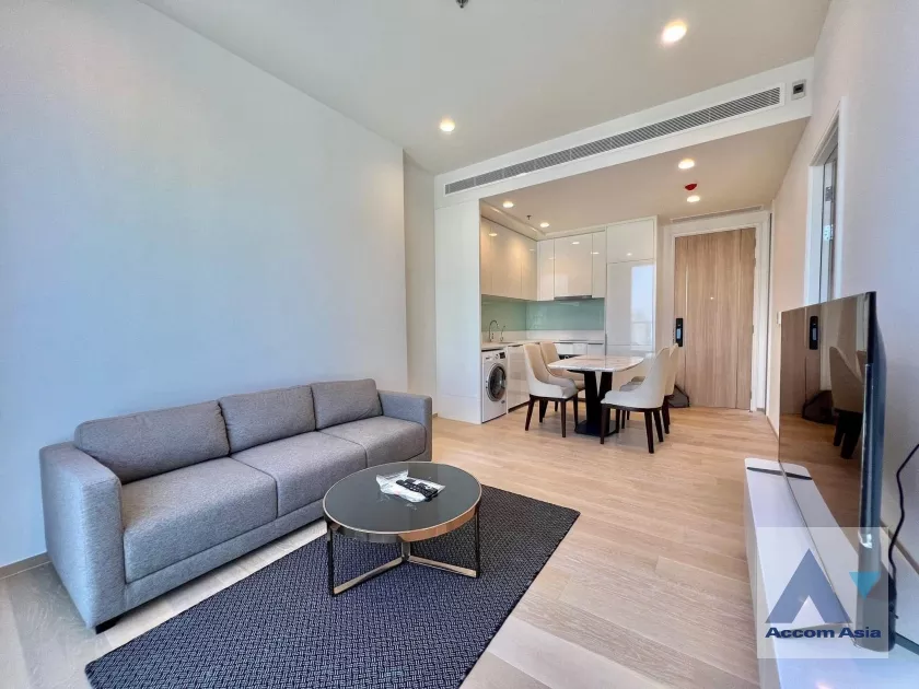  1 Bedroom  Condominium For Rent in Silom, Bangkok  near BTS Chong Nonsi (AA37106)