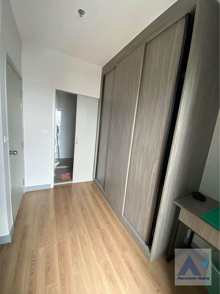 5  1 br Condominium For Sale in Lat Phrao ,Bangkok MRT Lat Phrao at Chapter One Midtown AA37120