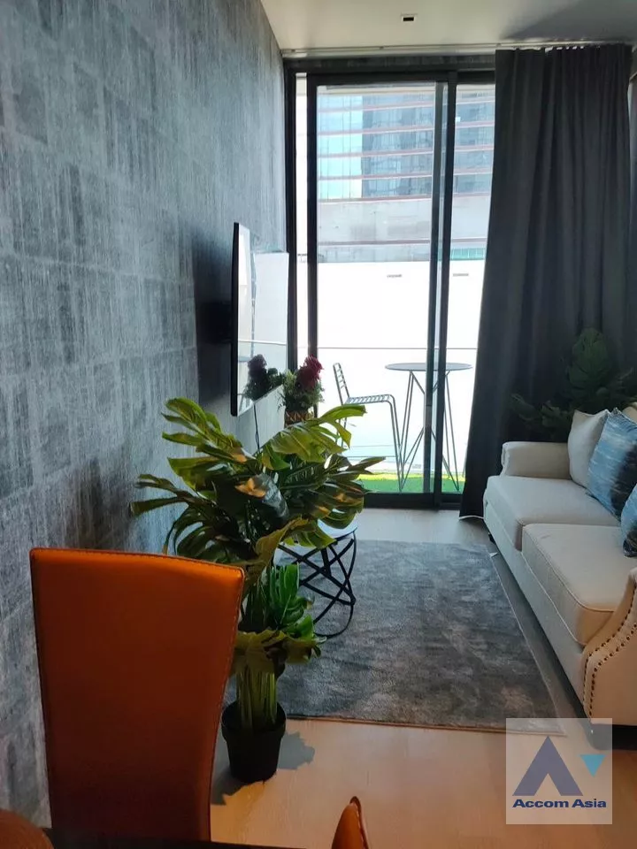  1 Bedroom  Condominium For Sale in Silom, Bangkok  near BTS Chong Nonsi (AA37123)