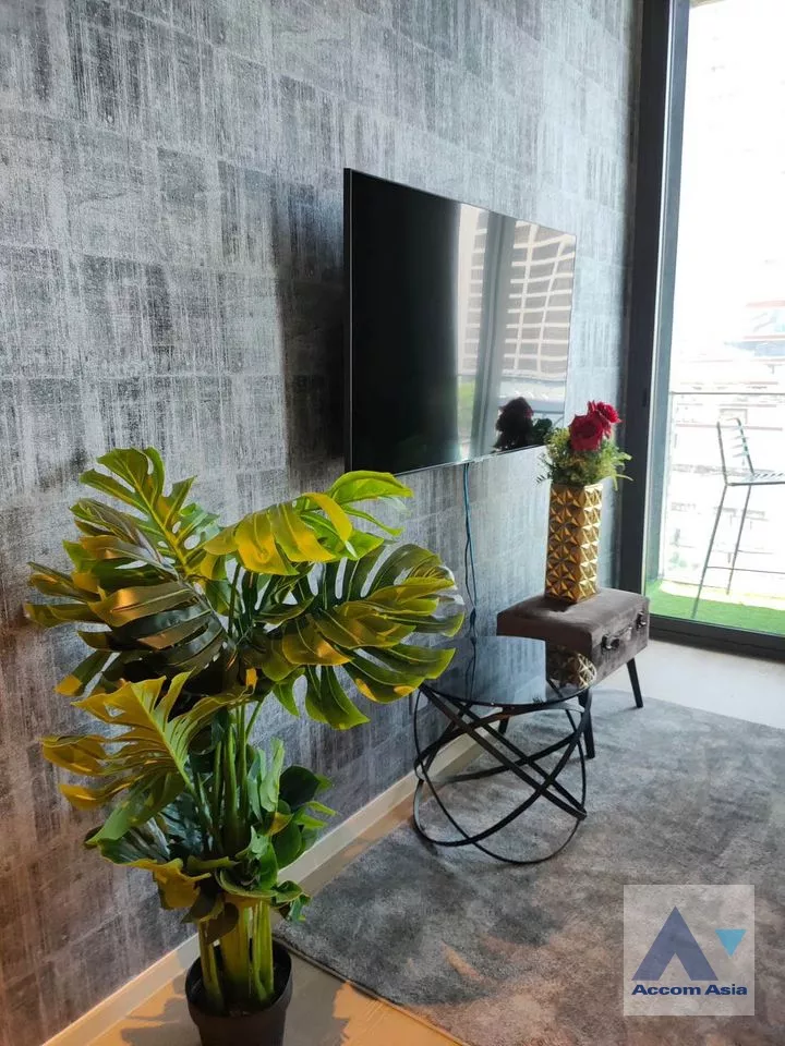  1 Bedroom  Condominium For Sale in Silom, Bangkok  near BTS Chong Nonsi (AA37123)