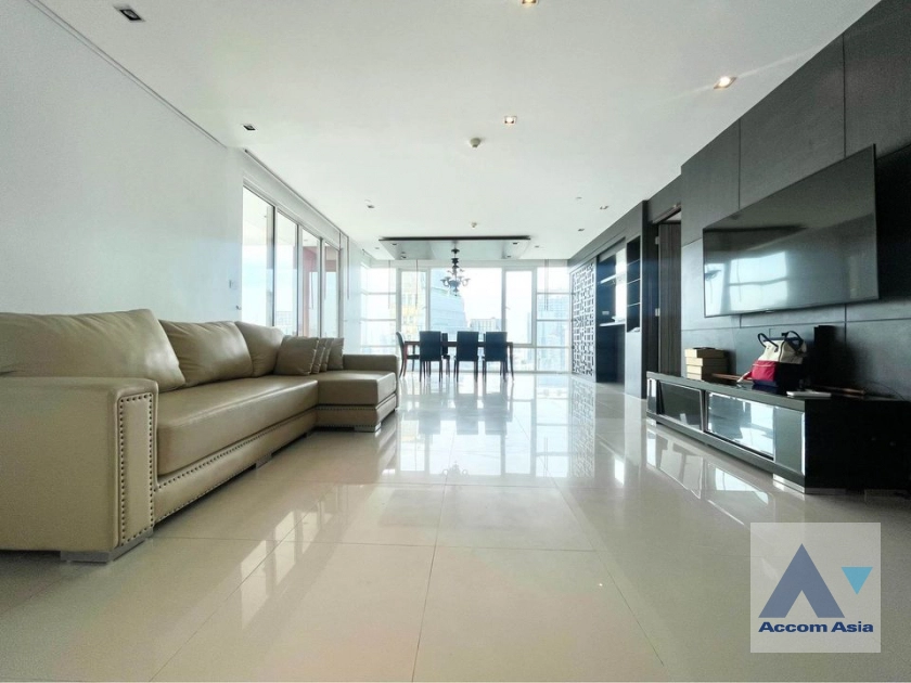  3 Bedrooms  Condominium For Rent in Sukhumvit, Bangkok  near BTS Ekkamai (AA37125)