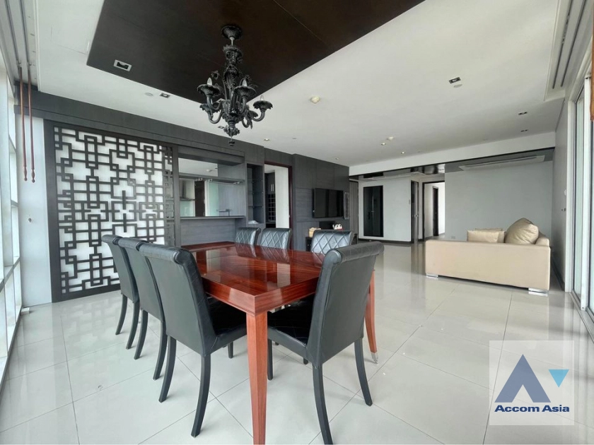  3 Bedrooms  Condominium For Rent in Sukhumvit, Bangkok  near BTS Ekkamai (AA37125)