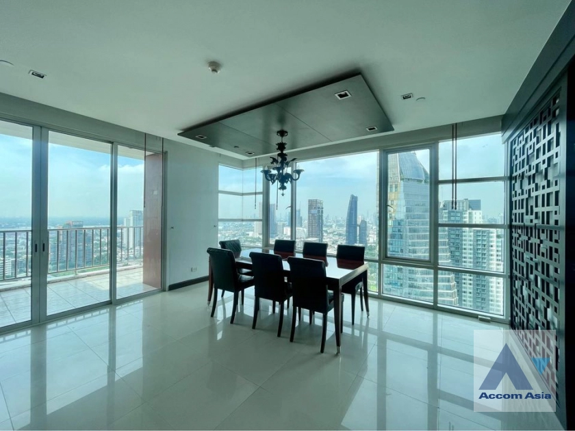  3 Bedrooms  Condominium For Rent in Sukhumvit, Bangkok  near BTS Ekkamai (AA37125)