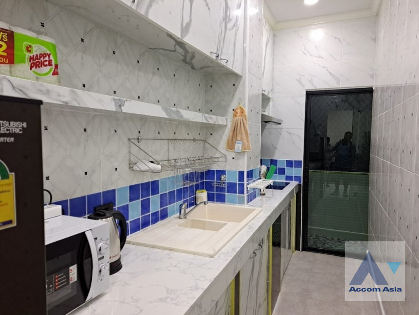  2 Bedrooms  Condominium For Rent in Sukhumvit, Bangkok  near BTS Phrom Phong (AA37141)