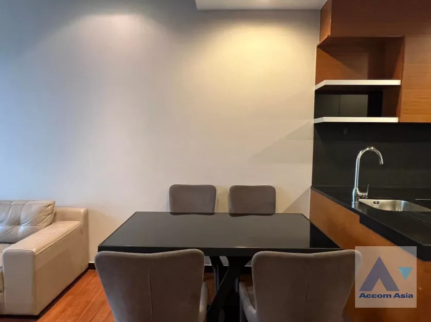  2 Bedrooms  Condominium For Rent in Sukhumvit, Bangkok  near BTS Thong Lo (AA37154)