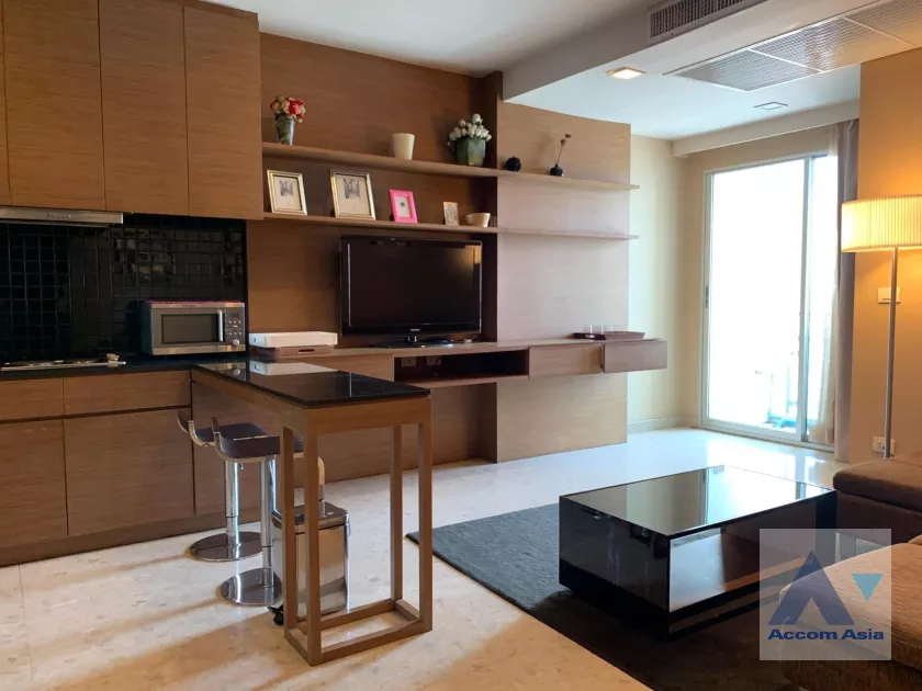  2 Bedrooms  Condominium For Rent in Sukhumvit, Bangkok  near BTS Ekkamai (AA37194)