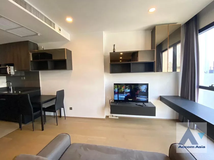  1 Bedroom  Condominium For Rent in Silom, Bangkok  near MRT Sam Yan (AA37196)