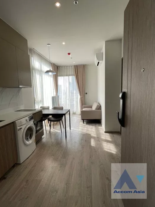  1 Bedroom  Condominium For Rent in Sukhumvit, Bangkok  near BTS Ekkamai (AA37206)