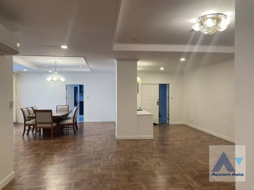  3 Bedrooms  Apartment For Rent in Sukhumvit, Bangkok  near BTS Asok - MRT Sukhumvit (AA37229)