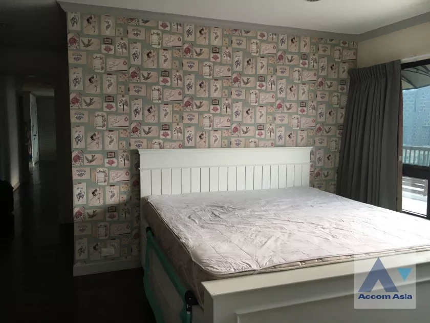  3 Bedrooms  Condominium For Rent in Ploenchit, Bangkok  near BTS Ploenchit (AA37243)