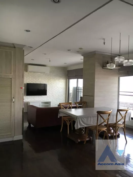  3 Bedrooms  Condominium For Rent in Ploenchit, Bangkok  near BTS Ploenchit (AA37243)