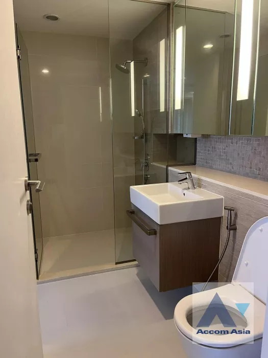  1 Bedroom  Condominium For Rent in Sukhumvit, Bangkok  near BTS Ekkamai (AA37251)