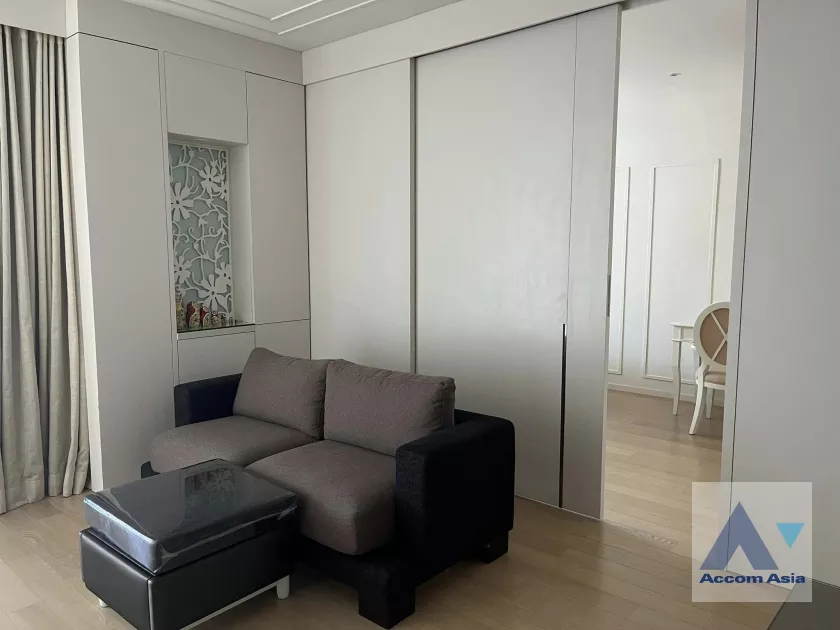  1 Bedroom  Condominium For Rent in Sukhumvit, Bangkok  near BTS Ekkamai (AA37251)