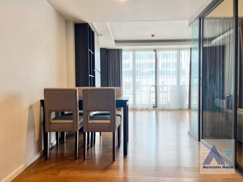  2 Bedrooms  Condominium For Sale in Sukhumvit, Bangkok  near BTS Ploenchit (AA37313)