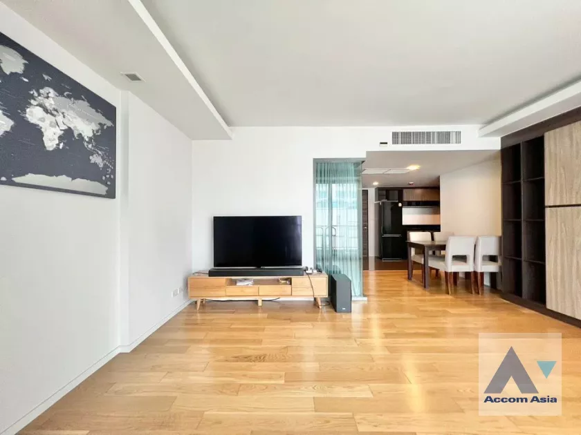  2 Bedrooms  Condominium For Sale in Sukhumvit, Bangkok  near BTS Ploenchit (AA37313)